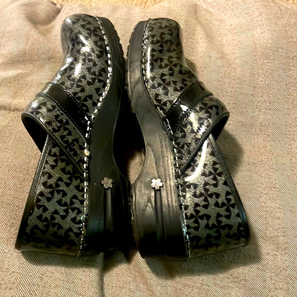 Sanita womens clog’s